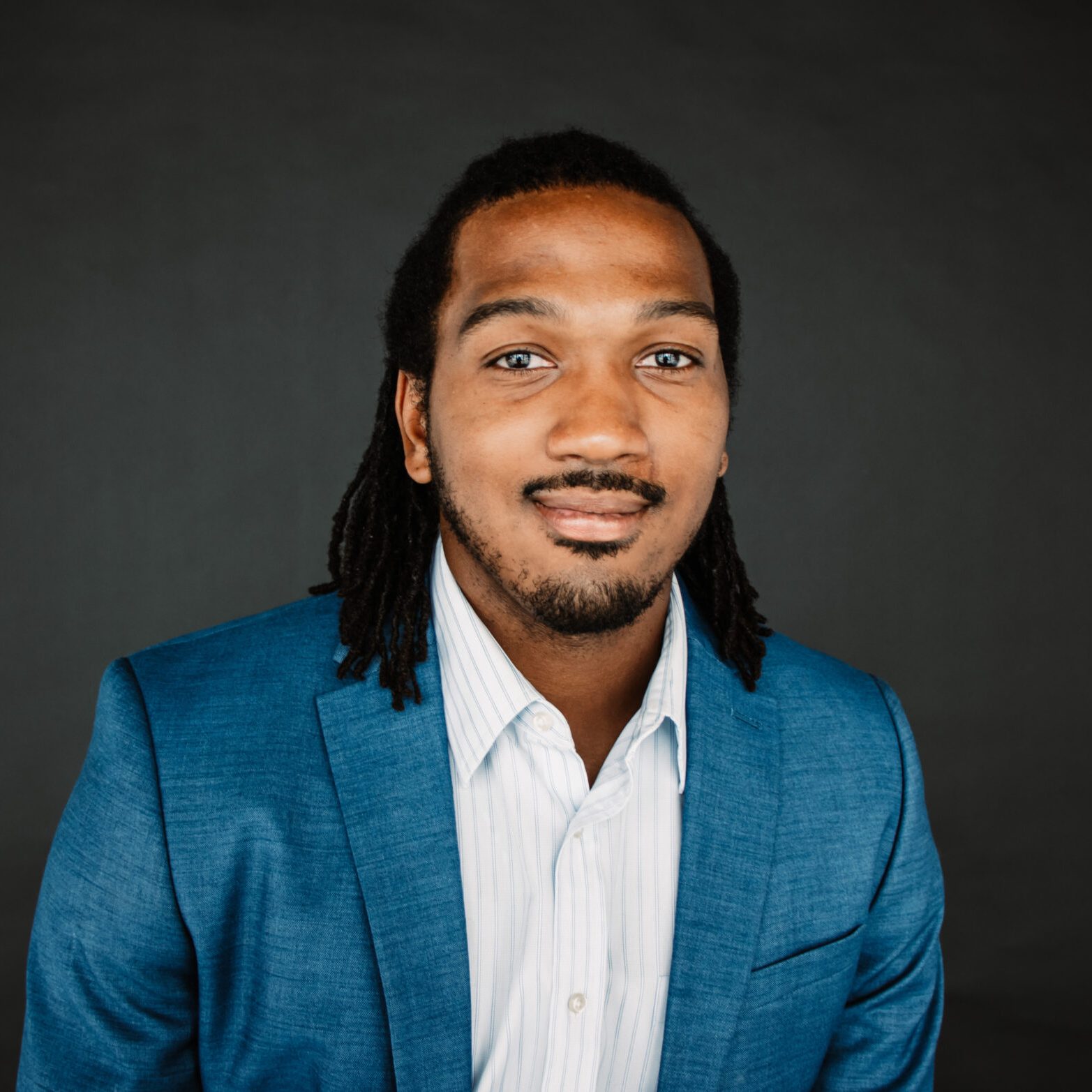 Elyas Headshot